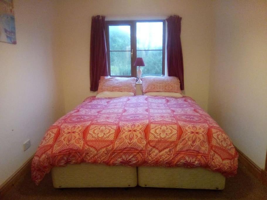 Cottage , Seaside Views, Quiet Beach, Awesome View Pendine Eksteriør bilde