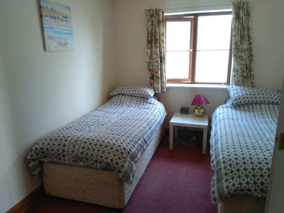Cottage , Seaside Views, Quiet Beach, Awesome View Pendine Eksteriør bilde