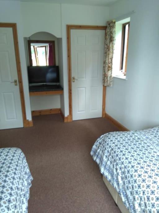 Cottage , Seaside Views, Quiet Beach, Awesome View Pendine Eksteriør bilde